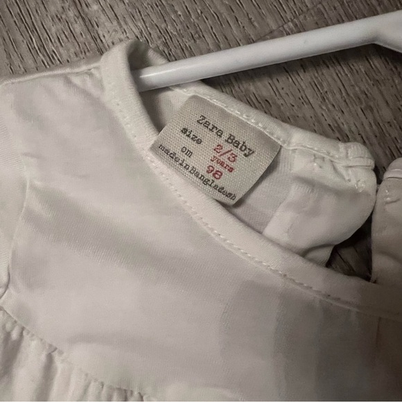 ZARAbaby. 2/3 Eyelet Long Sleeve Shirt with Tulle Bow - Picture 2 of 2